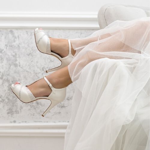 G. Westerleigh cipők a kaposvári Mátka Esküvői Ruhaszalonban (1)